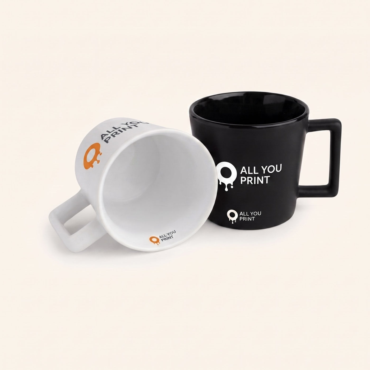 Tasses a cafe avec anse anguleuse
